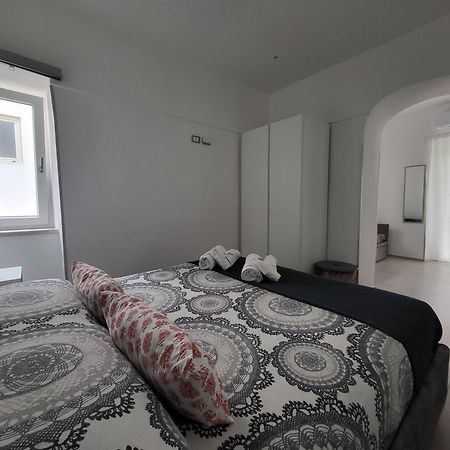 B&B Tra Le Vie Del Borgo Вьесте Номер фото