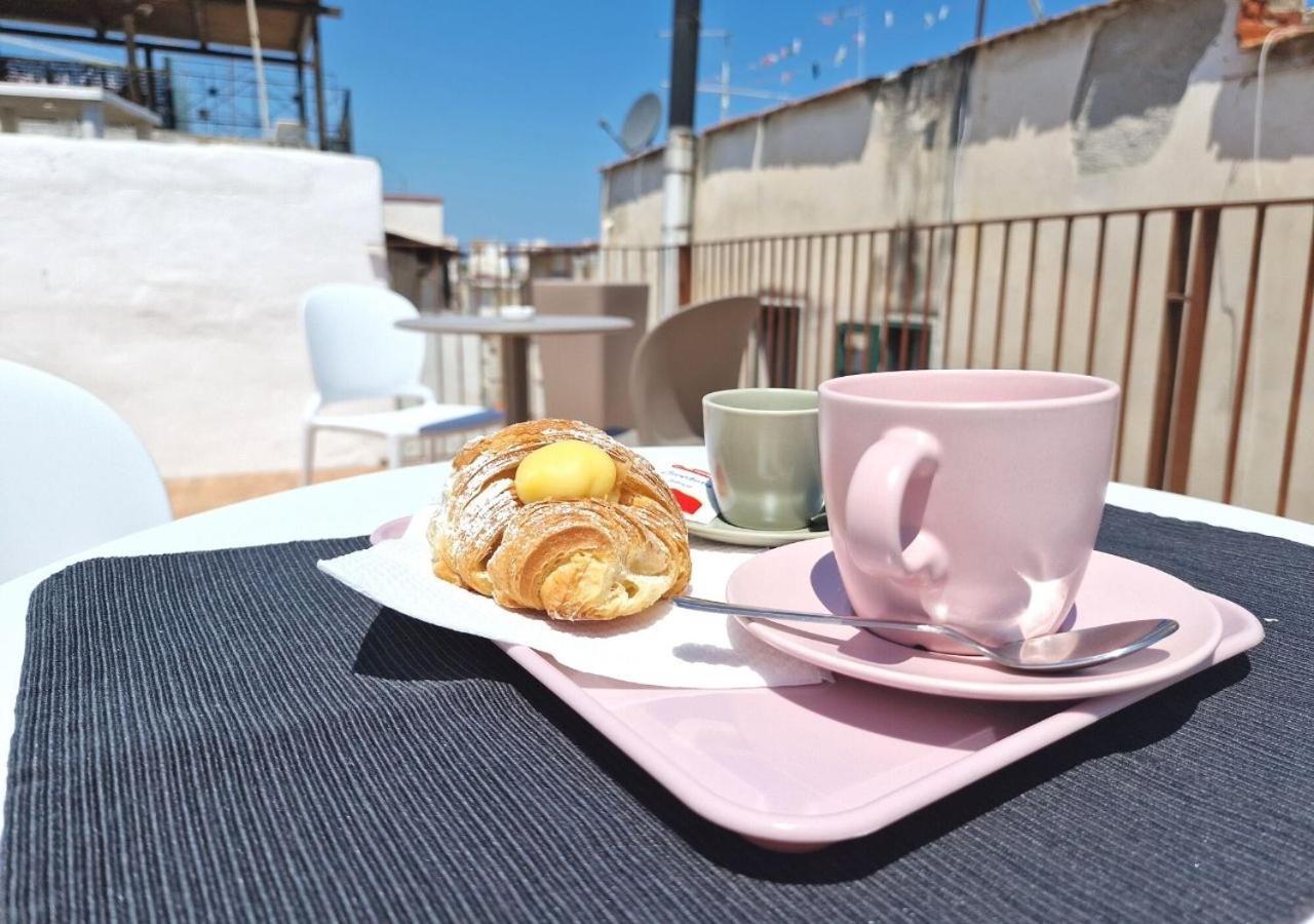 B&B Tra Le Vie Del Borgo Вьесте Экстерьер фото