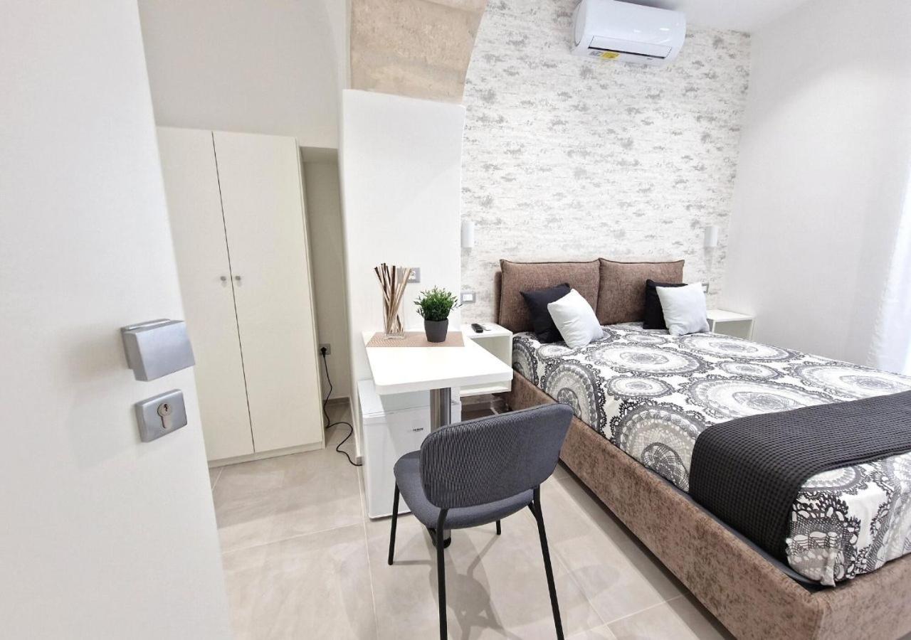 B&B Tra Le Vie Del Borgo Вьесте Экстерьер фото
