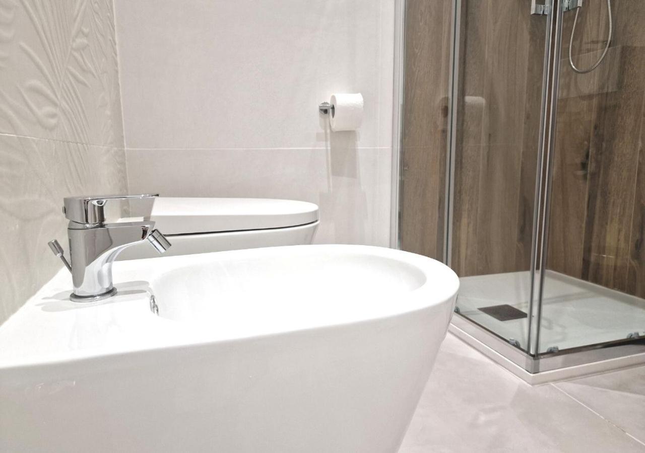 B&B Tra Le Vie Del Borgo Вьесте Экстерьер фото