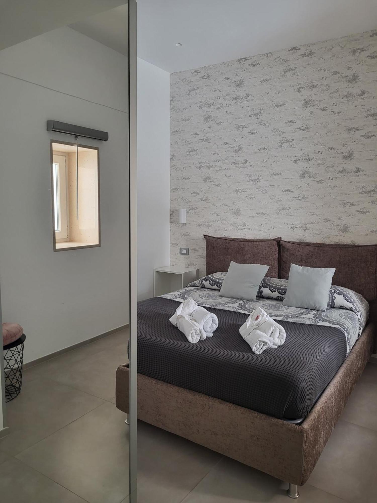 B&B Tra Le Vie Del Borgo Вьесте Экстерьер фото
