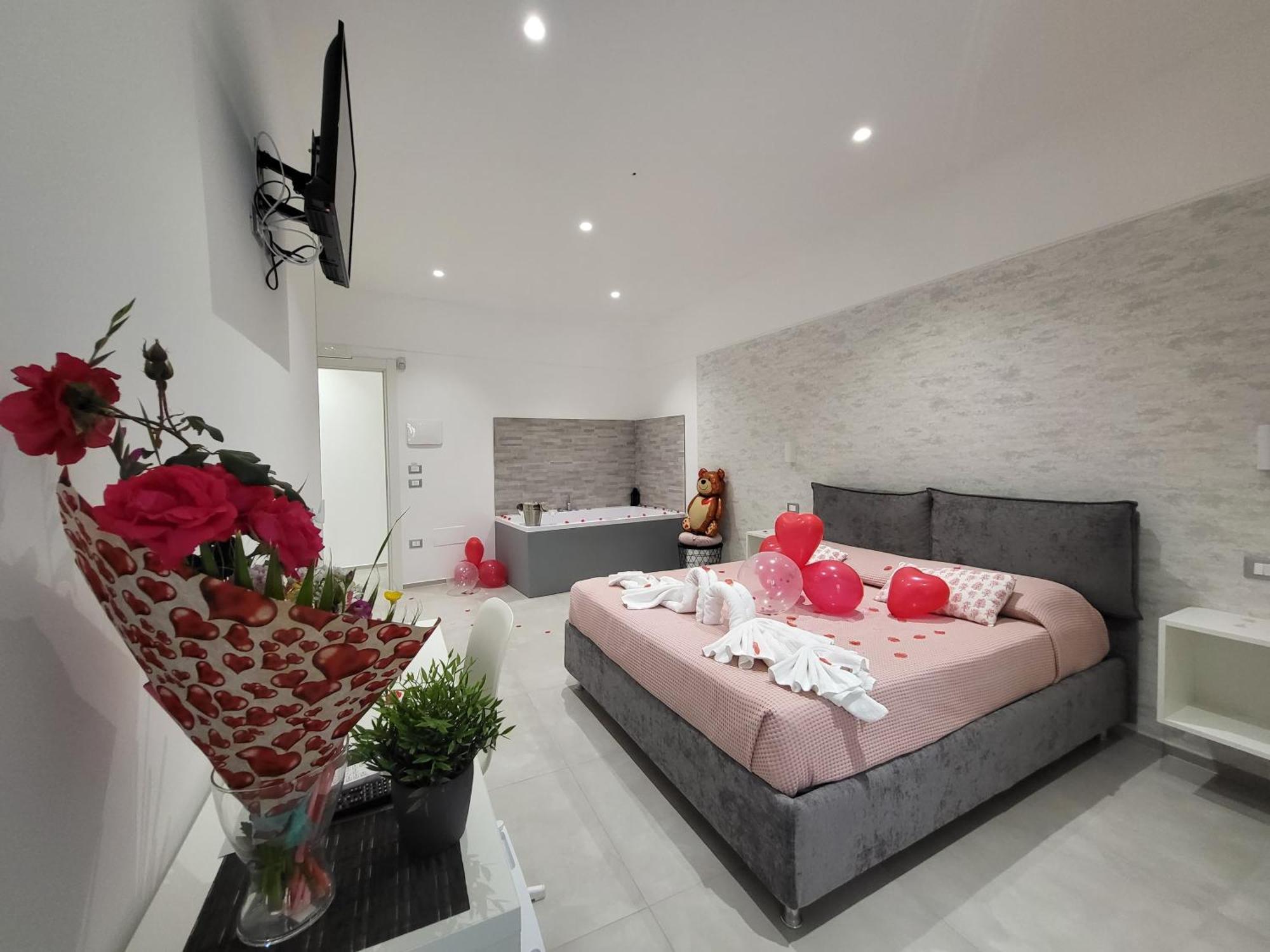 B&B Tra Le Vie Del Borgo Вьесте Экстерьер фото