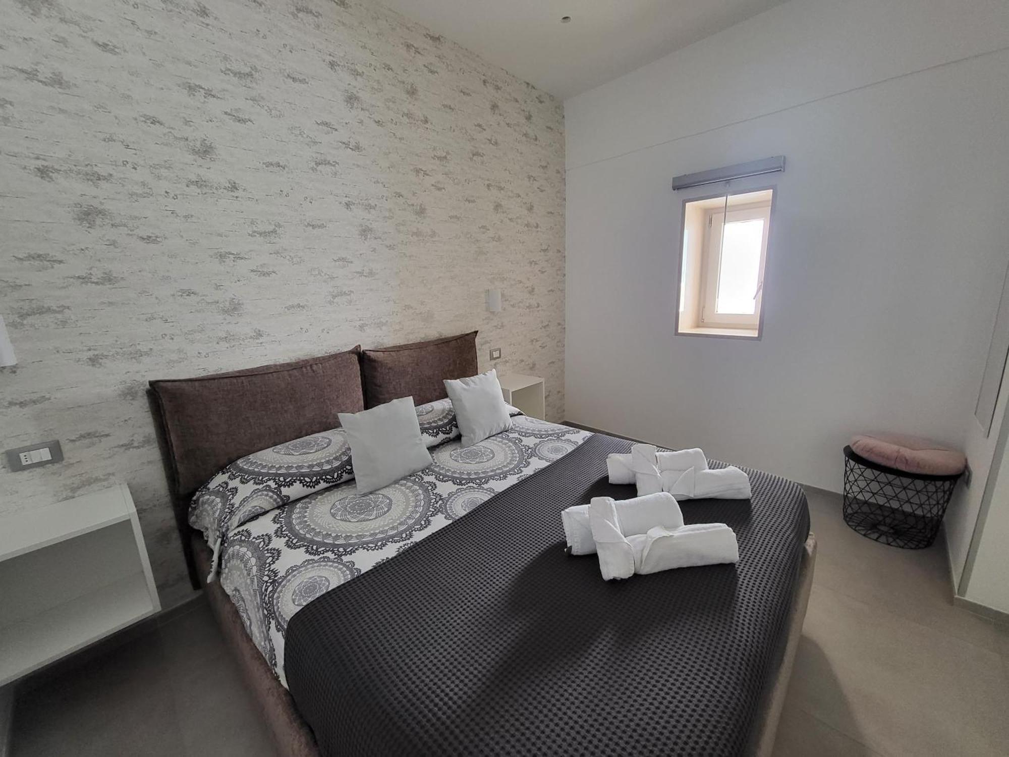 B&B Tra Le Vie Del Borgo Вьесте Экстерьер фото