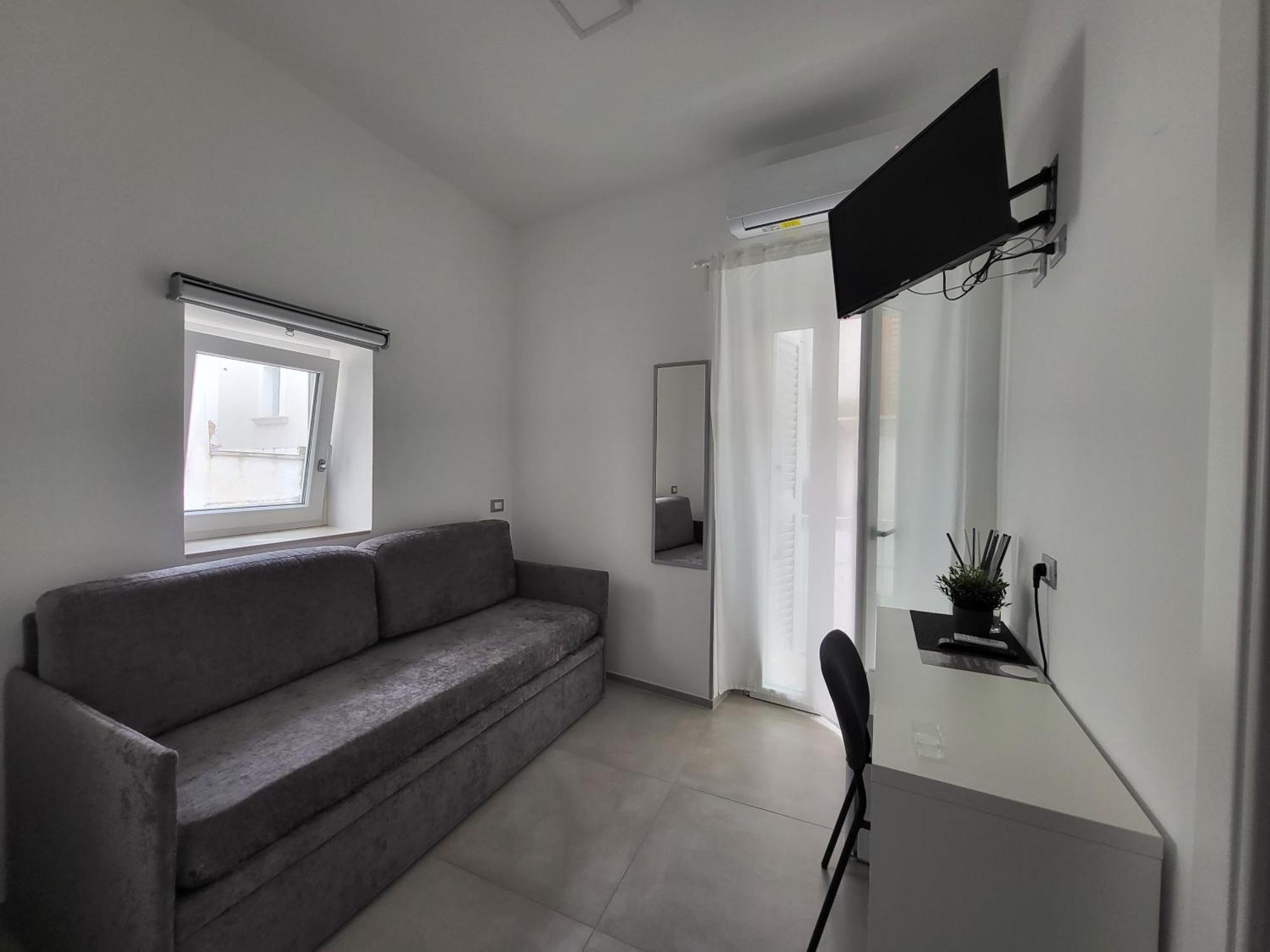B&B Tra Le Vie Del Borgo Вьесте Экстерьер фото